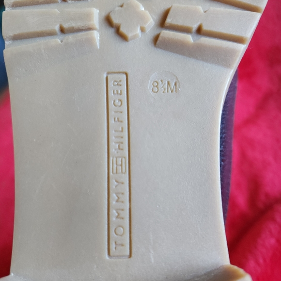 Tommy Hilfiger black boots 8 medium - Picture 5 of 9